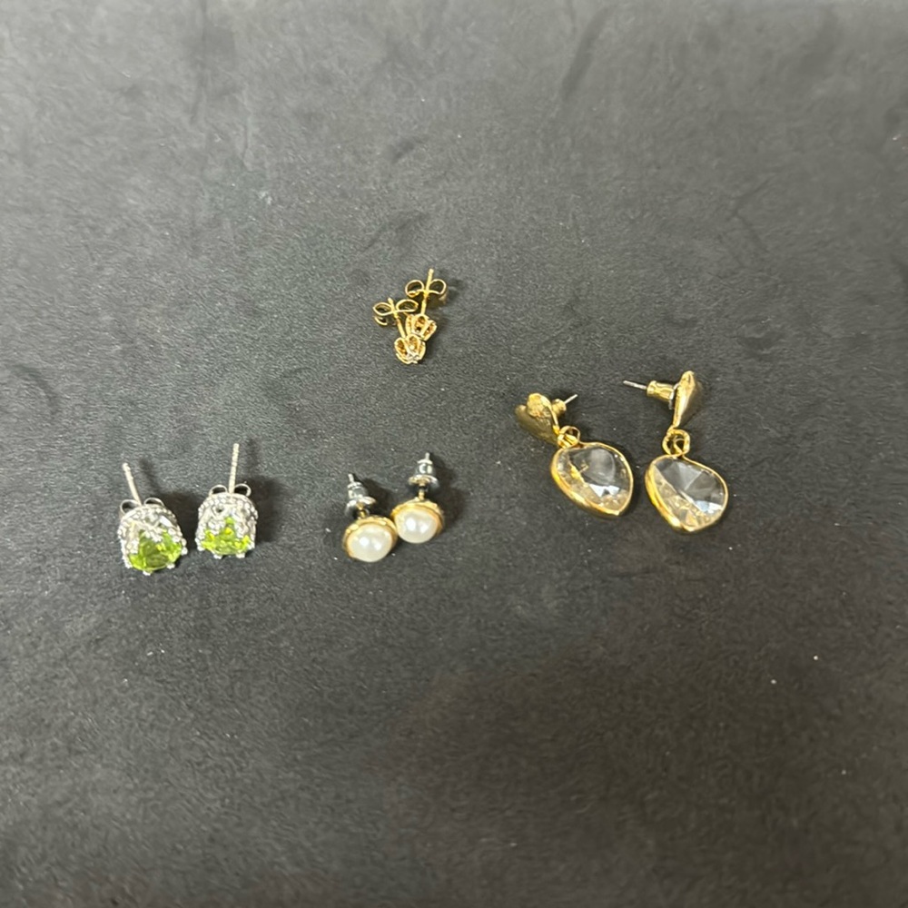 4 sets of earrings